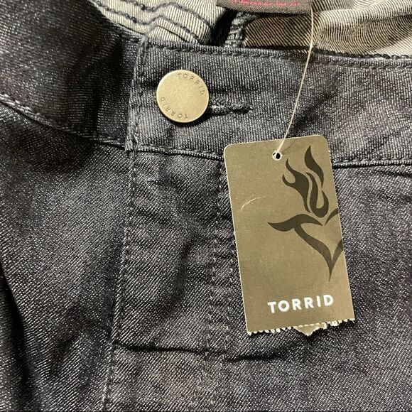 NWT Torrid “Sophia” w/navy rinse Sz 16R - Picture 5 of 11